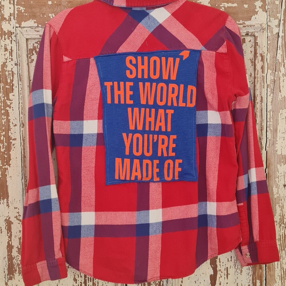 unique Flannel with patch on the back M